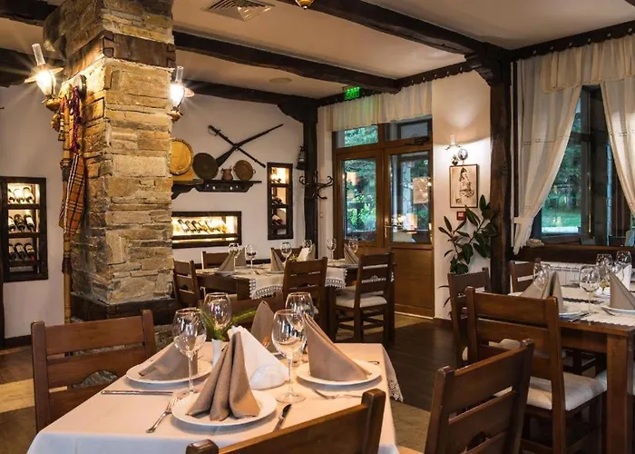 By Mountain Lakes 公寓式酒店 2*